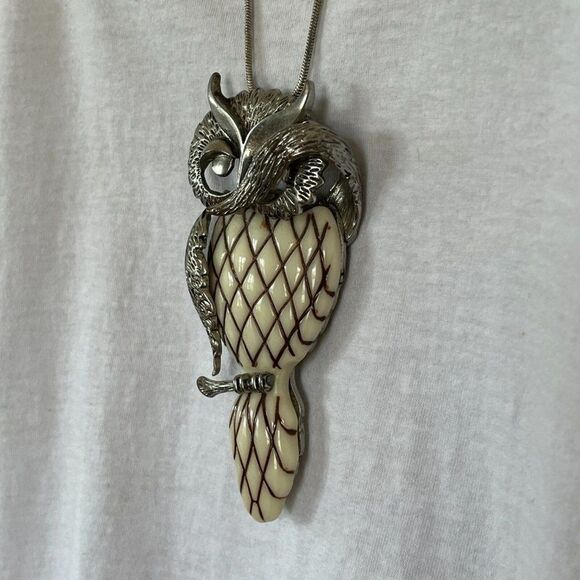 Vintage Owl Necklace 4.5 Inch Pendant 31 Inch Silver Tone Snake Chain - Picture 8 of 16